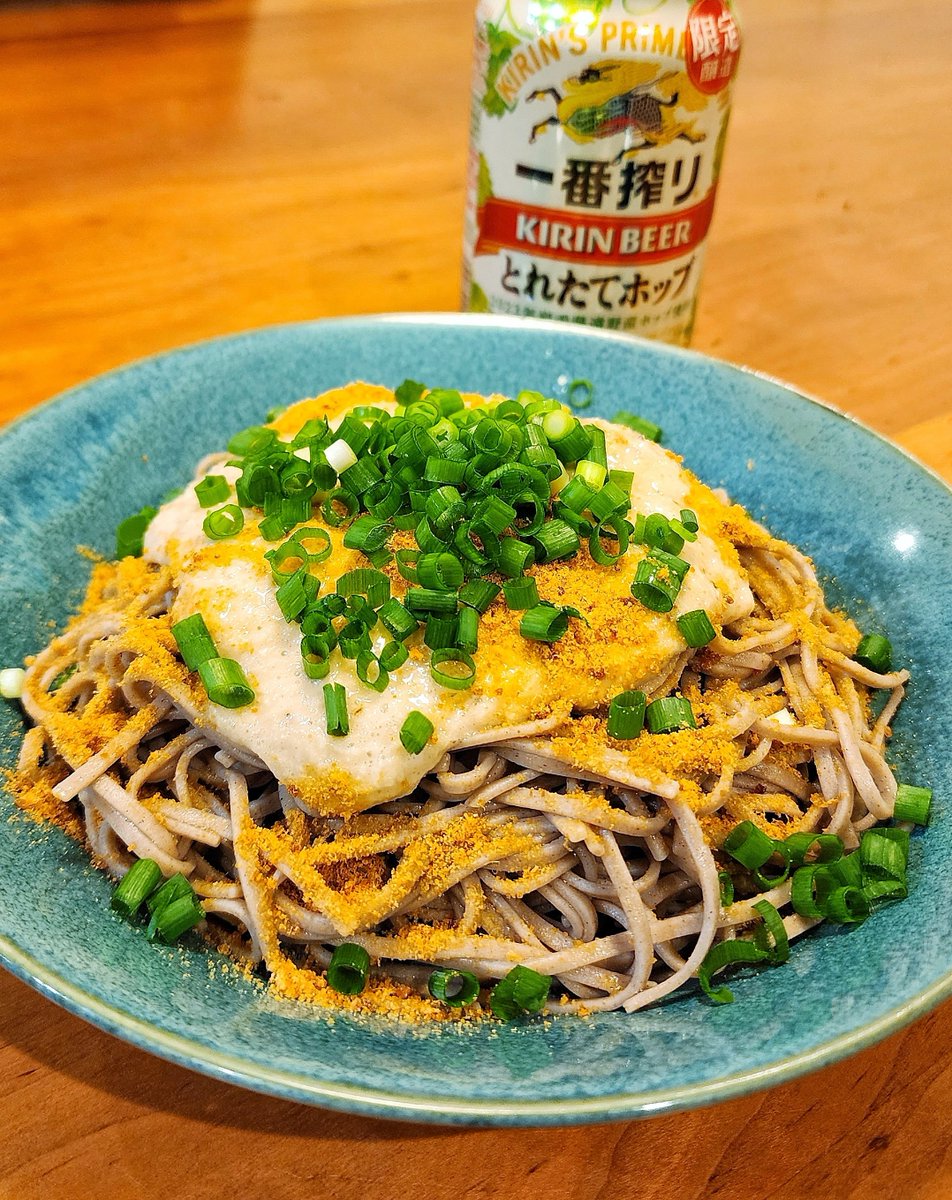 自宅飯の復帰第１弾で「自然薯からすみ蕎麦」✨
富山で飲み過ぎたので今日は休肝、あしからず。