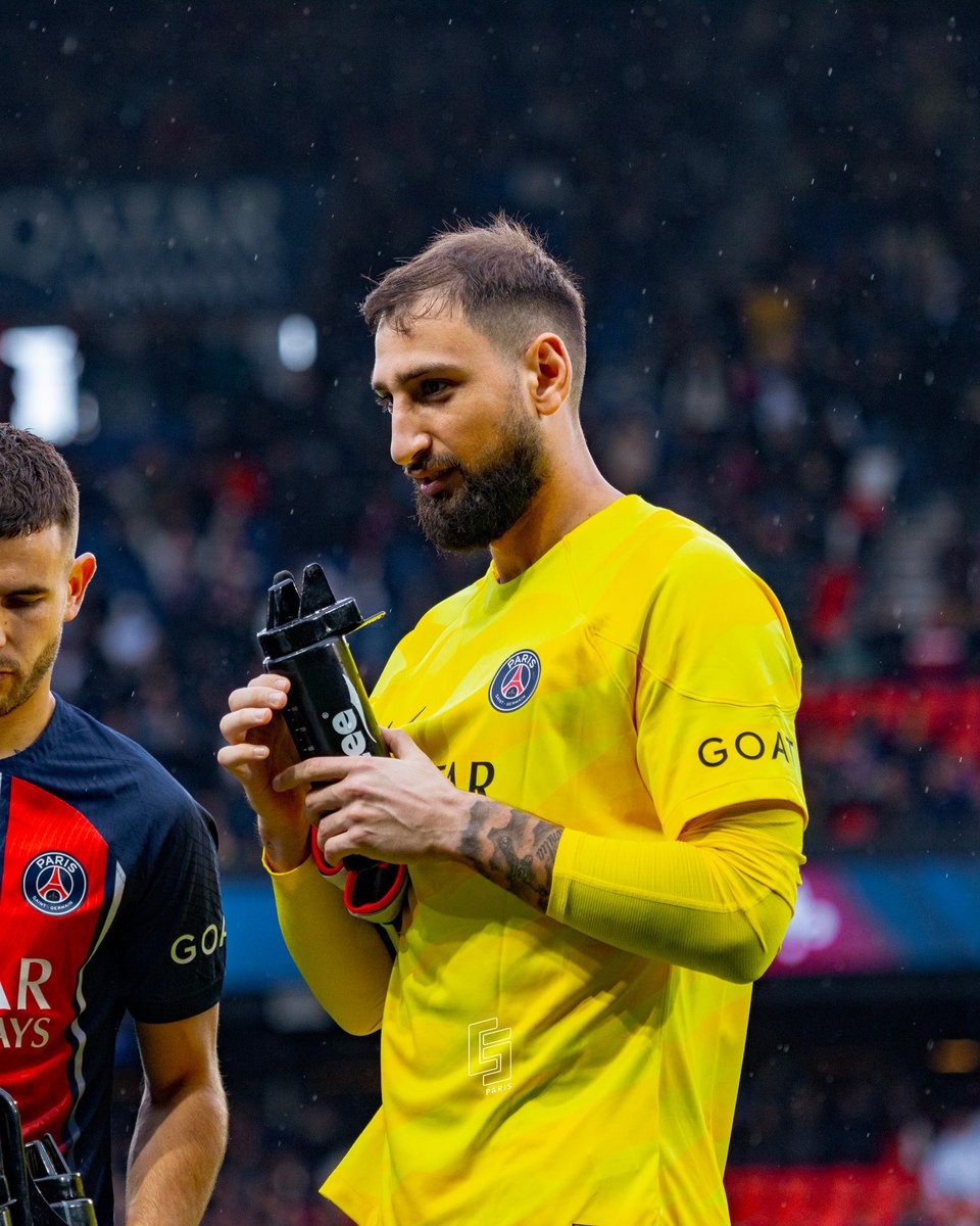 ❗️Manuel Ugarte et Gigio Donnarumma sont FORFAITS pour le match de ce samedi contre l’US Orléans annonce le PSG L’Uruguayen est légèrement touché à la cuisse, le gardien italien a lui été victime d’un choc au genou à Lens ❌