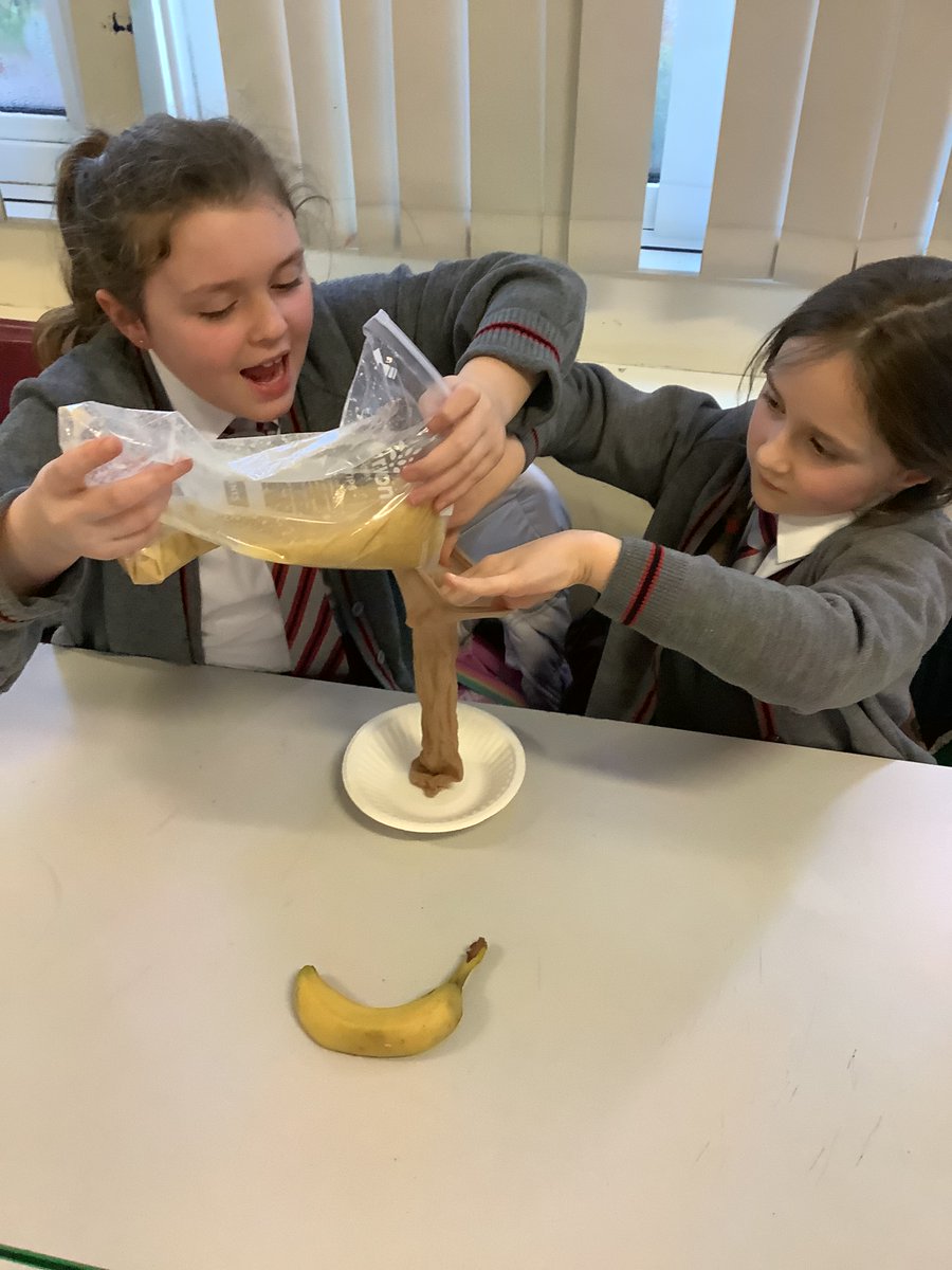 wooltonprimary's tweet image. 4B had a brilliant, messy time modelling the digestive system! #WPSScience 👍