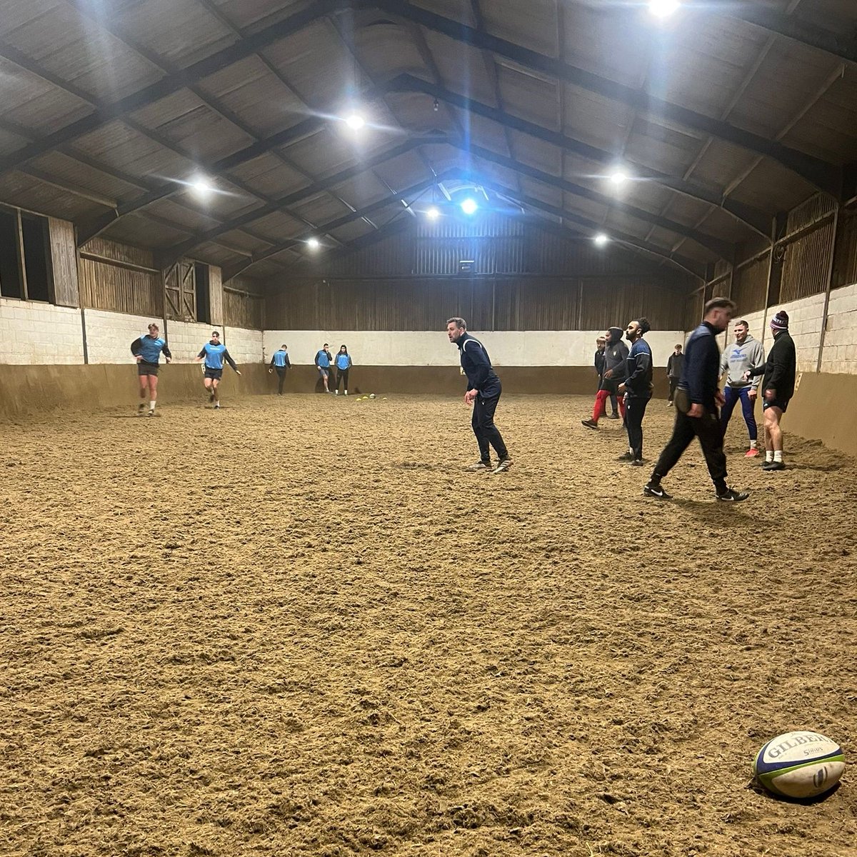 MowdenPark's tweet image. 🤝 A big thanks to Brookleigh Riding Centre for allowing us to use their indoor facilities for training this week given the frozen pitches at the Arena.

❄ Please note a pitch inspection will take place this morning ahead of tomorrow's National One game against Blackheath.