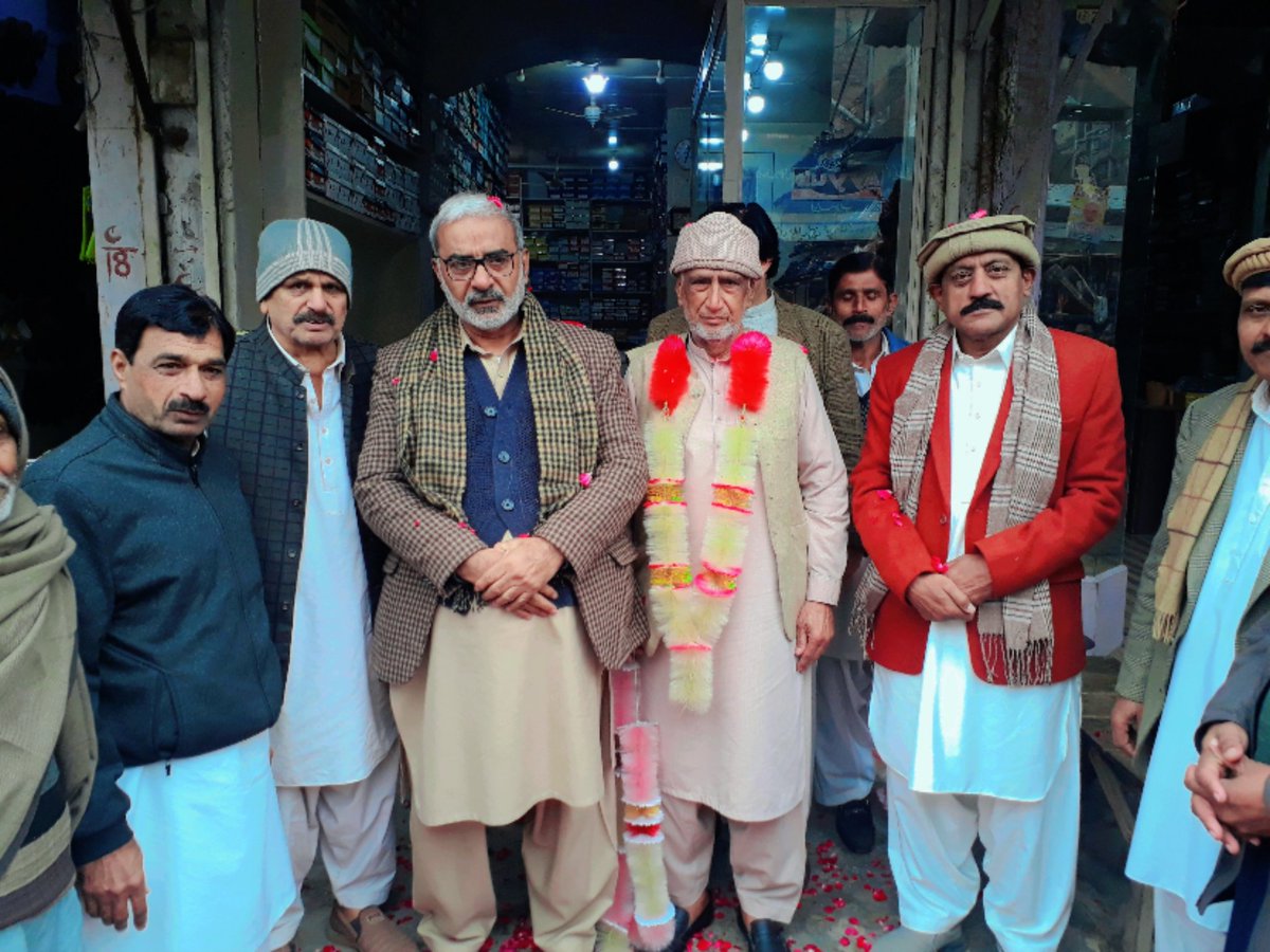 RRVHR2's tweet photo. عوامی لیڈر عوام کے درمیان۔
میاں ثاقب خورشید انشاءاللہ ممبر پنجاب اسمبلی حلقہ #PP233 پاکستان مسلم لیگ ن وہاڑی۔
ریل بازار آمد۔
جہاں میاں ثاقب خورشید کا والہانہ استقبال کیا گیا۔
#SMTvehari
#TeamNairab
#TeamMianSaqibMPA
#خانیوال_میں_امید_سحر https://t.co/N62J1mbljd