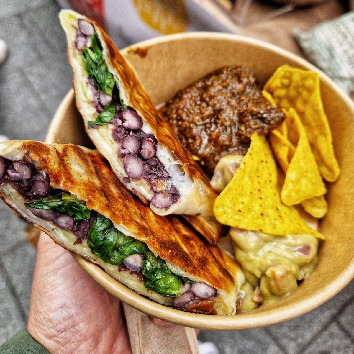 It's Friday at Finzels! It's the end of the working week and you need a treat so head to the market for goodies such as Turkish bakes, steak sandwiches, Korean fried chicken, mac and cheese, salted caramel brownies and much more.⁠
⁠
See you at 11am!

#Bristol #market #Friday