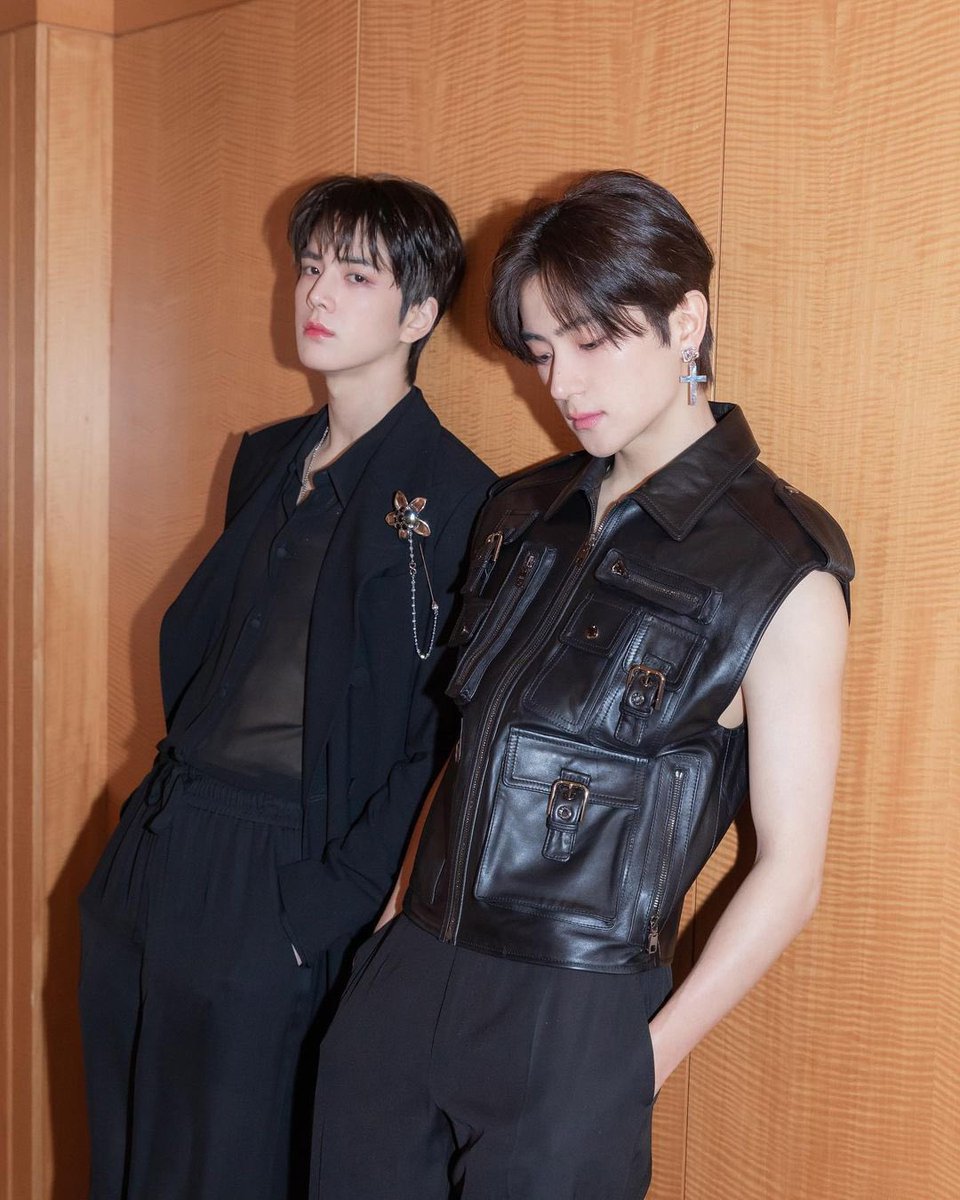 ㅤ   ✦゙       %   As we took our places on the stage of the masterwork, we moved in perfect unison with the vibrant colors and graceful designs of the 𝐃𝐎𝐋𝐂𝐄&amp;𝐆𝐀𝐁𝐁𝐀𝐍𝐀 suits, which delighted the eyes and gave off an air of subtle wealth.   🏹