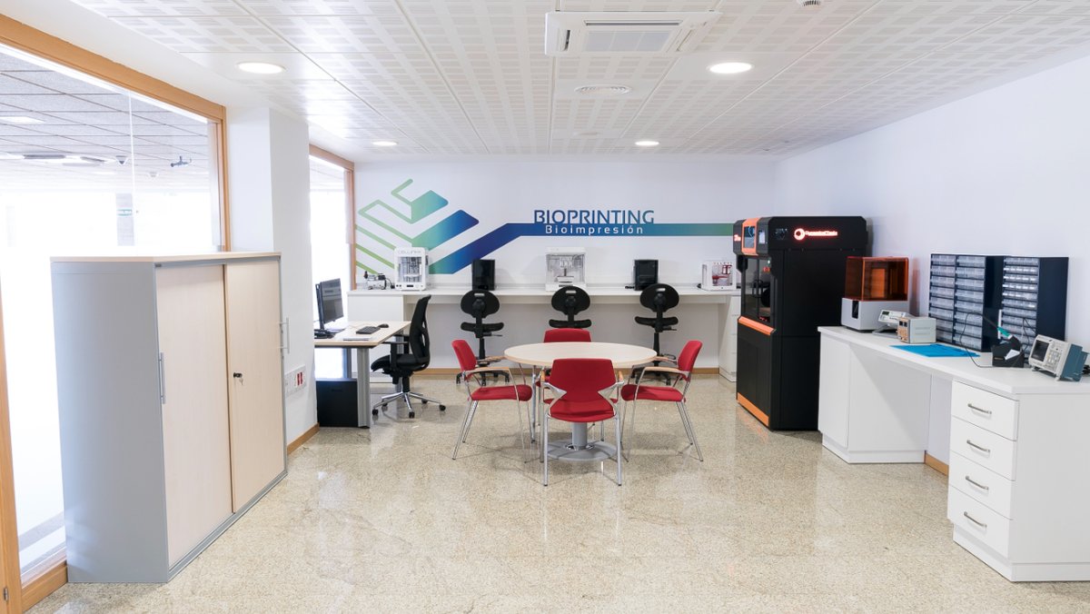 PPCCSalud (@ppccsalud) on Twitter photo 👉El Lab. de Impresión Médica (LIM) del <a href="/ccmijesususon/">CCMIJU - JUMISC</a> contará con un equipamiento de análisis dinámico mecánico, fundamental para los procesos de análisis y caracterización de materiales. Enmarcado en la LA6 del #PlanComplementario #Biotecnología 👇👇
planescomplementariossalud.es/licitacion-equ… 👉El Lab. de Impresión Médica (LIM) del <a href="/ccmijesususon/">CCMIJU - JUMISC</a> contará con un equipamiento de análisis dinámico mecánico, fundamental para los procesos de análisis y caracterización de materiales. Enmarcado en la LA6 del #PlanComplementario #Biotecnología 👇👇
planescomplementariossalud.es/licitacion-equ…