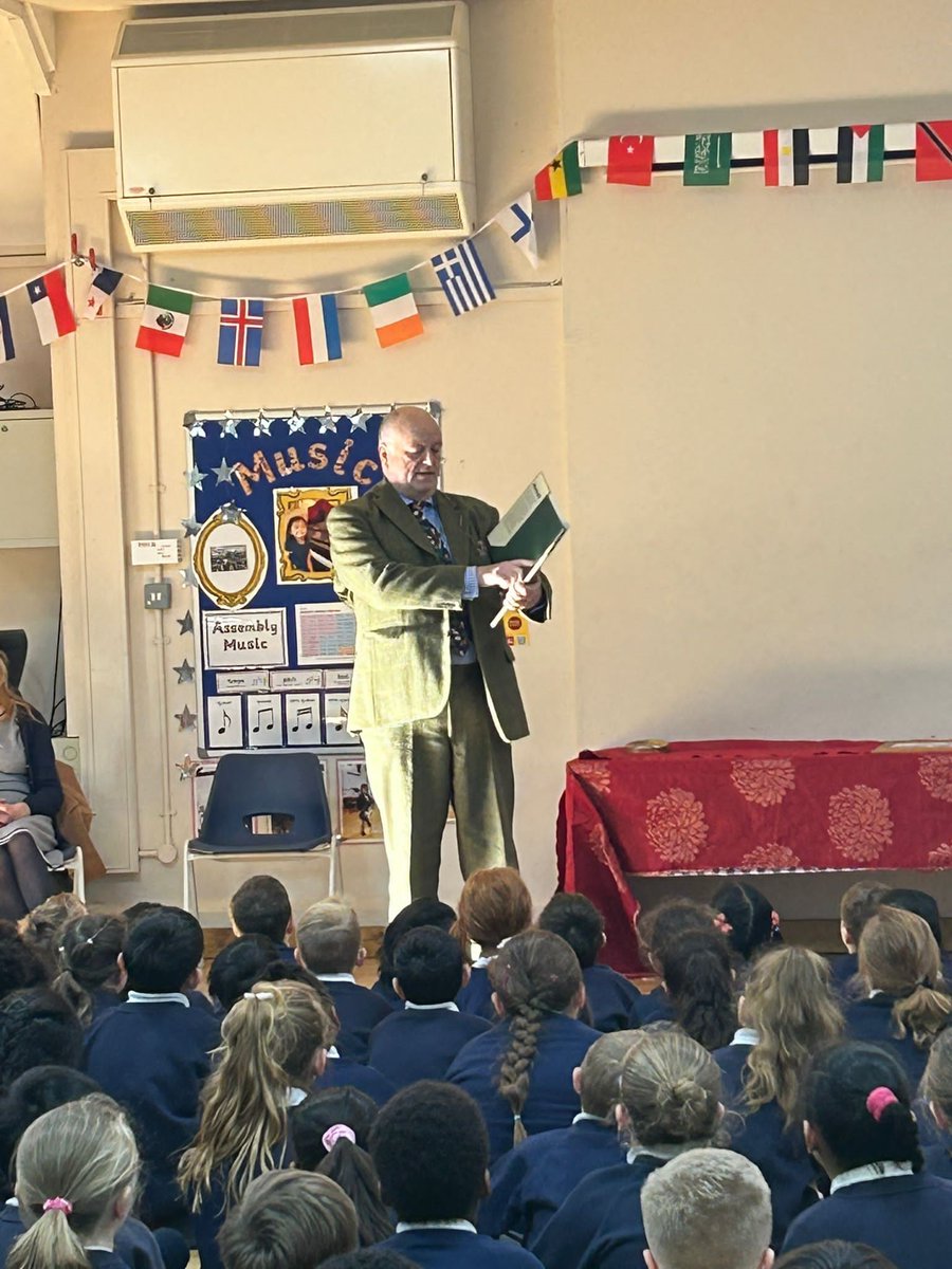 bearwoodprimary's tweet photo. Delighted to welcome ex-pupil Dr Beer to the school.  Lovely to hear his stories of life at Bearwood in the 60s and 70s.  Thank you to the Beer family for our fabulous gift - an original artwork of the building painted by Cynthia Sparrow, wife of former Bearwood Head Mr Sparrow. https://t.co/qMC0QSaoEu