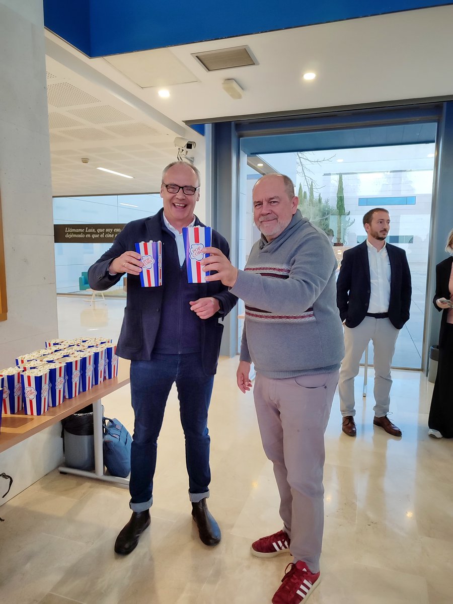 Ayer tuvimos el placer de acoger el estreno en pantalla de cine, por primera vez en España, del documental “A Voyage of Discovery: <a href="/theoceanrace/">The Ocean Race</a> . 
Esta producción de <a href="/wbd/">Warner Bros. Discovery</a> narra a lo largo de 3 episodios cómo se vivió desde dentro esta última edición de la Vuelta al Mundo a Vela.