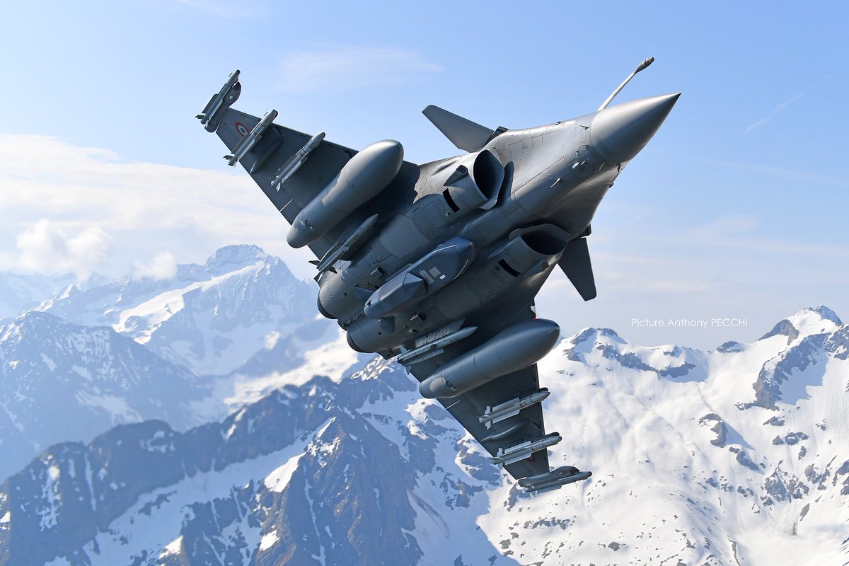 anthonypecchi's tweet photo. My last job for @Dassault_OnAir. It’s always an honor to work for the legendary aviation manufacturer. Thank you to all Istres DA flight test team. 

#Rafale #DassaultAviation 

📸 @anthonypecchi 📸 https://t.co/Rldi92fSL2