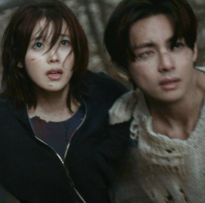 Actress IU and Actor kim taehyung