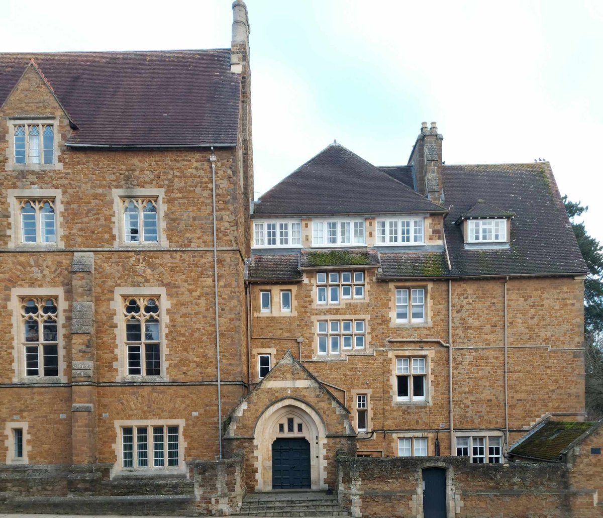 Simon Batten (@bloxbatts) on Twitter photo This week I took a heritage group on a tour of G.E. Street's buildings at <a href="/BloxhamSchool/">Bloxham School</a>. These were built piecemeal between 1855 and 1871, creating some interesting effects where the buildings join. The last pic is of the 1886 Headmaster's House, by Street's assistant Milne. This week I took a heritage group on a tour of G.E. Street's buildings at <a href="/BloxhamSchool/">Bloxham School</a>. These were built piecemeal between 1855 and 1871, creating some interesting effects where the buildings join. The last pic is of the 1886 Headmaster's House, by Street's assistant Milne.