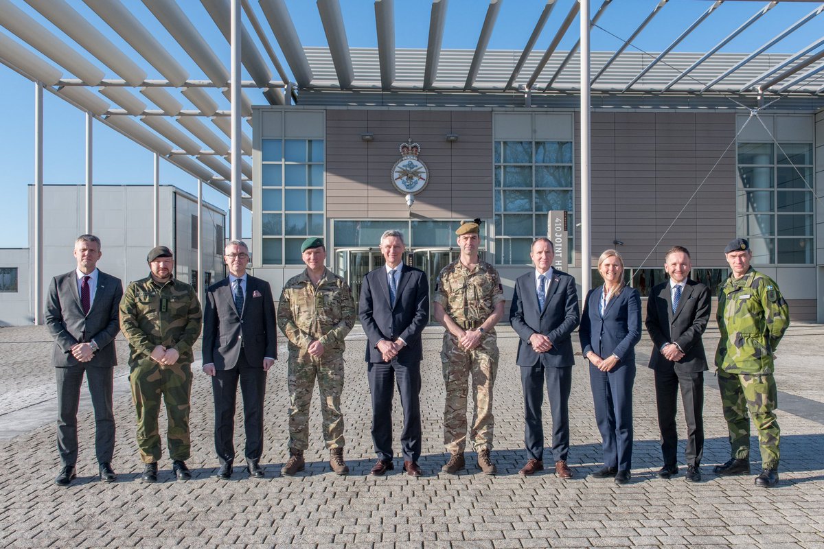 The @JEFnations welcomed the Norwegian and Swedish Ambassadors to the UK, to the JEF Operational Headquarters at SJFHQ. 🇳🇴🇸🇪🇬🇧

The visit gave the opportunity to update them on the JEF and its’ role in Northern European security.

#JEFtogether