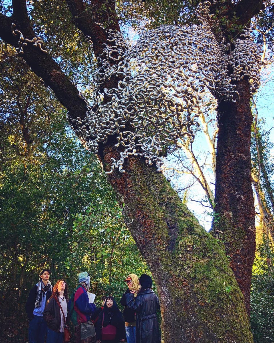 Enjoying the green spaces and contemporary art on view at Fattoria di Celle in #Pistoia with our winter session students from #SAIC ! @saic_news @amyyoes @saicpics #wintersession #saic #artstudents #tuscany #contemporaryart #studyabroad #artstudents