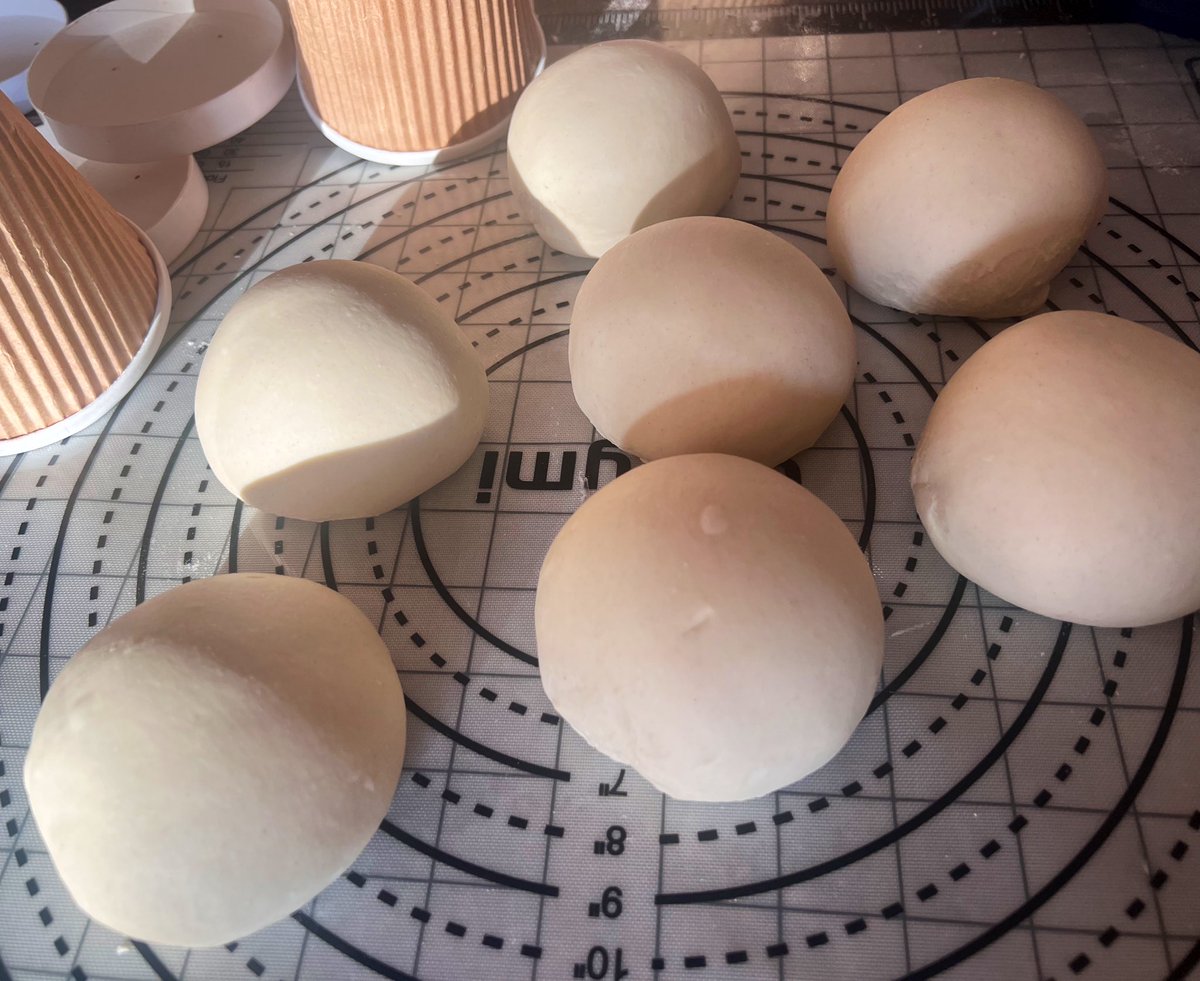 ViktoriaWD_'s tweet image. Just finished my intense muscle-building workout—kneading pizza dough 🍕 Who knew getting in shape could be this deliciously cheesy? #FitnessGoals #PizzaPower&quot;