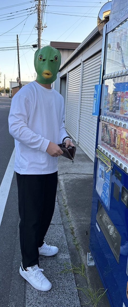 #車とオーナーの写真を載せるとフォロワーが増えるらしい

減るだろ。