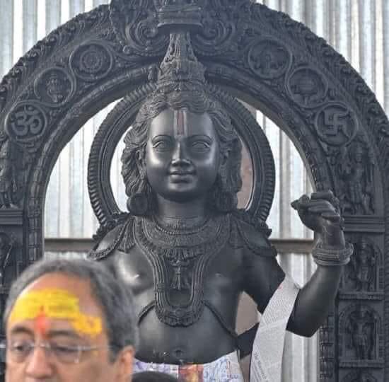 AdityaRajKaul's tweet photo. First Darshan of Shri Ram Lalla idol in #Ayodhya. Blessed are we all to witness this day. 🙏

राम रामेति रामेति, रमे रामे मनोरमे ।
सहस्रनाम तत्तुल्यं, रामनाम वरानने ॥ https://t.co/hv3HIN4g4G