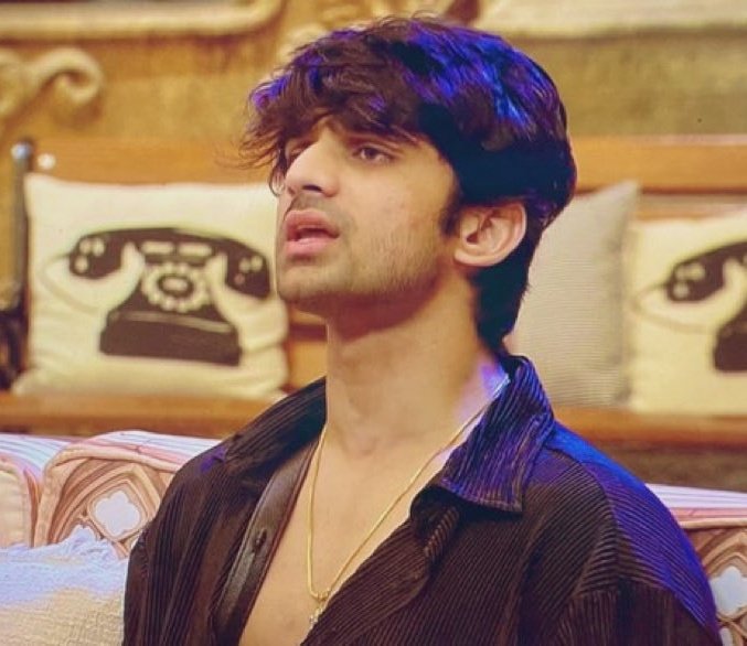 TheAshloom's tweet photo. !! Let's Decide !!

Whose shayri you love the most in #BiggBoss17 ? 

RT for #MunawarFaruqui
Like for #AbhishekKumar 

#BB17 

RT                                          LIKE https://t.co/rLDu8rH8L6