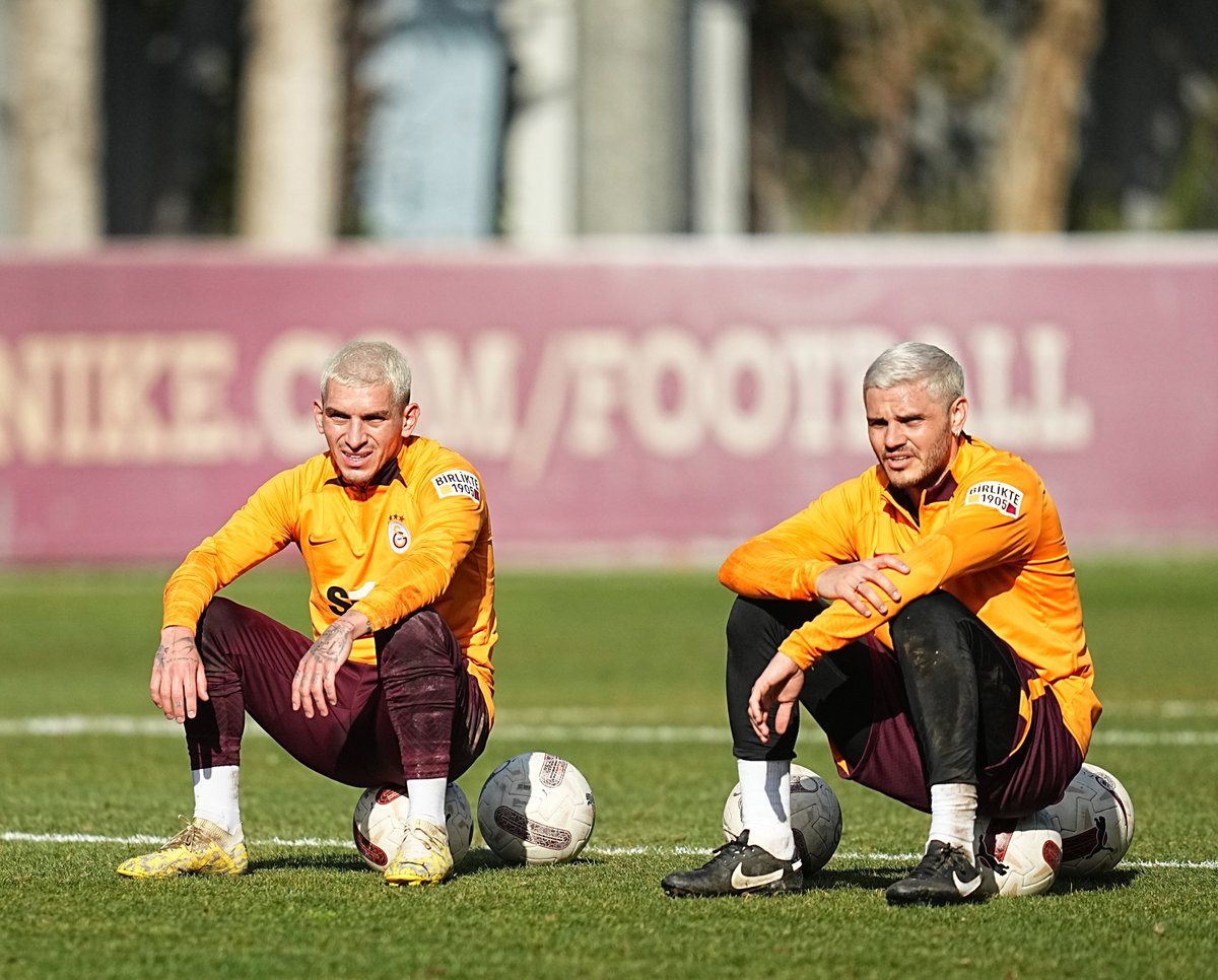 GalatasaraySK's tweet image. 𝗟𝘂𝗰𝗮𝘀 & 𝗠𝗮𝘂𝗿𝗼 ☀️ #TSvGS