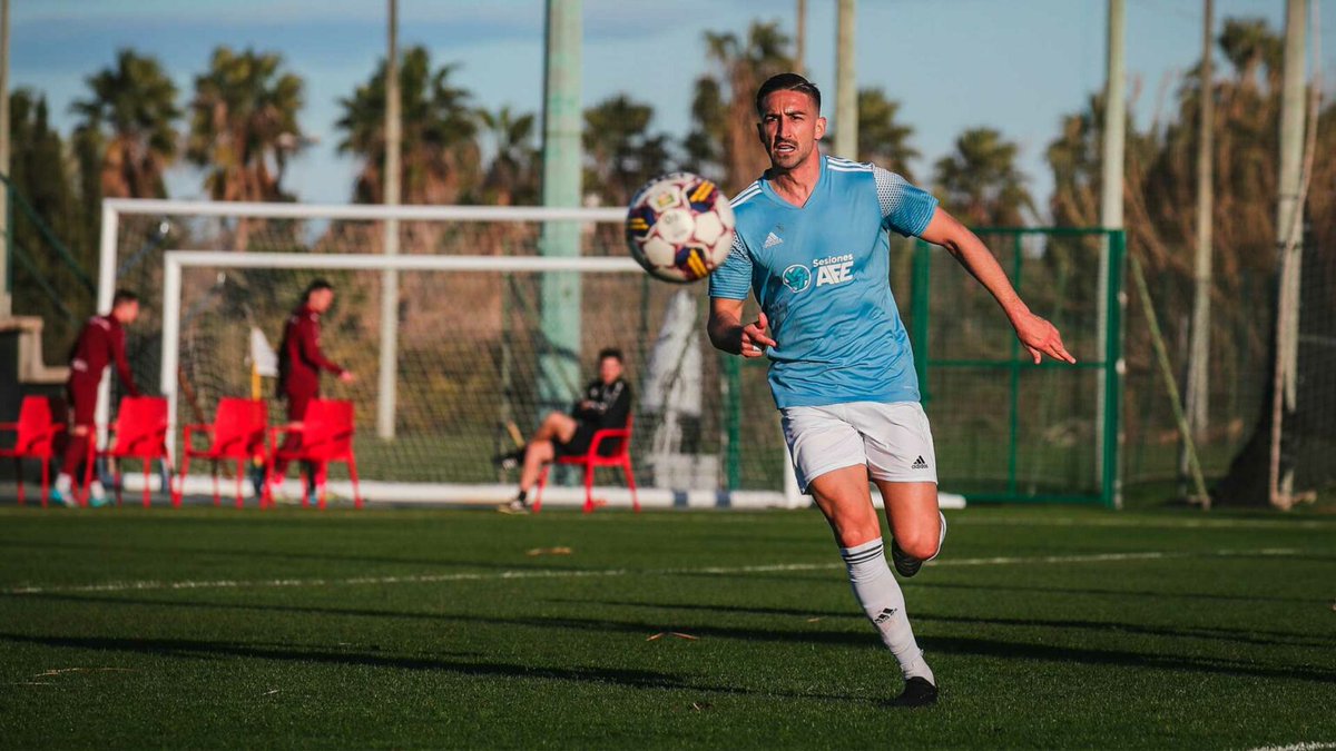 📝Llegan tres refuerzos al Manchego

➡️El delantero Iván Martín, el central francés Marlone y el banda derecha griego Spartalis, las primeras incorporaciones en el mercado invernal tras las salidas

➡️lanzadigital.com/deportes/futbo…
#SegundaRFEF #Fichajes <a href="/CDManchegoCReal/">Club Deportivo Manchego</a>