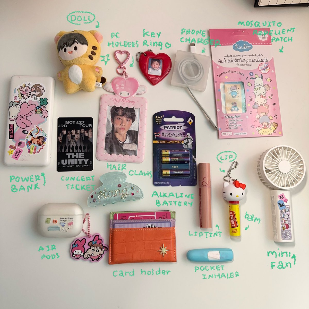 what’s in my concert bag 🎀