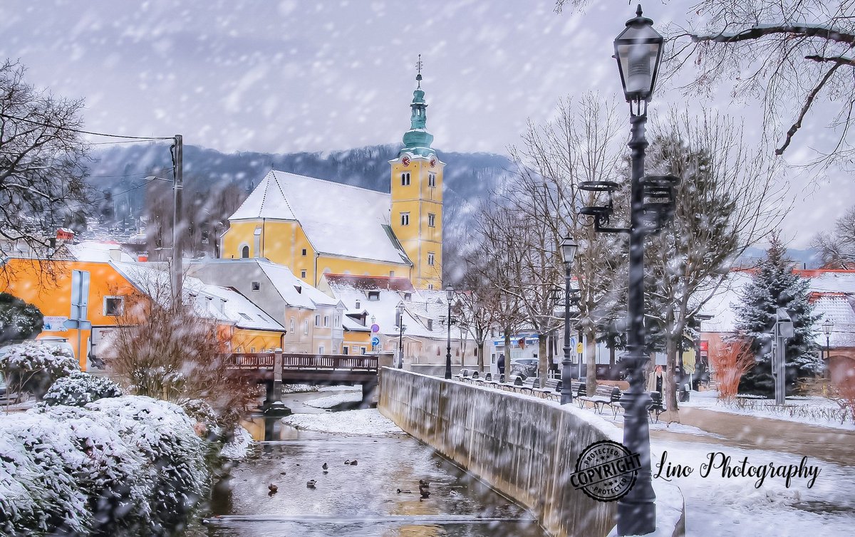 #citylandscape #cityview #cityvibes #snow #snowy #winter #snowphotography #travel #visitsamobor #visitcroatia #volimsamobor #ilovesamobor #volimhrvatsku #ilovecroatia #city #samobor #hrvatska #croatia