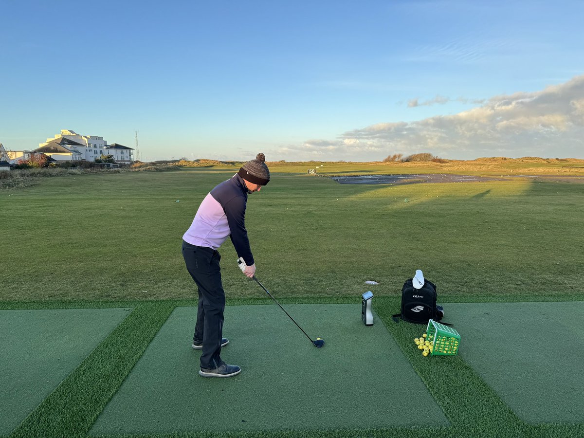 Early morning fitting @WestLancsGC this morning 🥶 Fitting the new @TaylorMadeTour QI10 Tour Fairway and Hybrid for a customer using our @ForesightEurope GC Quad launch monitor.