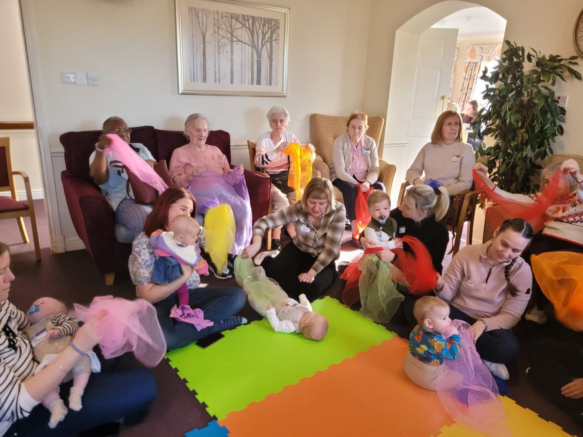 Finishing off the week with a huge smile - just look at these new friendships being formed at the launch of <a href="/Together_Proj/">The Together Project</a> Songs &amp; Smiles in #Stockport 🙌
