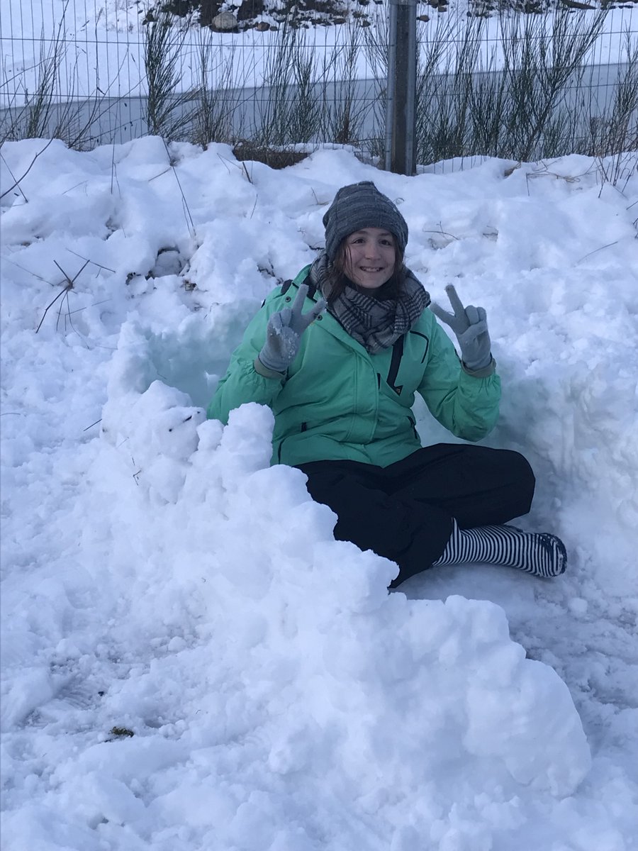 Well done Hannah for getting out there and making a start to an igloo!