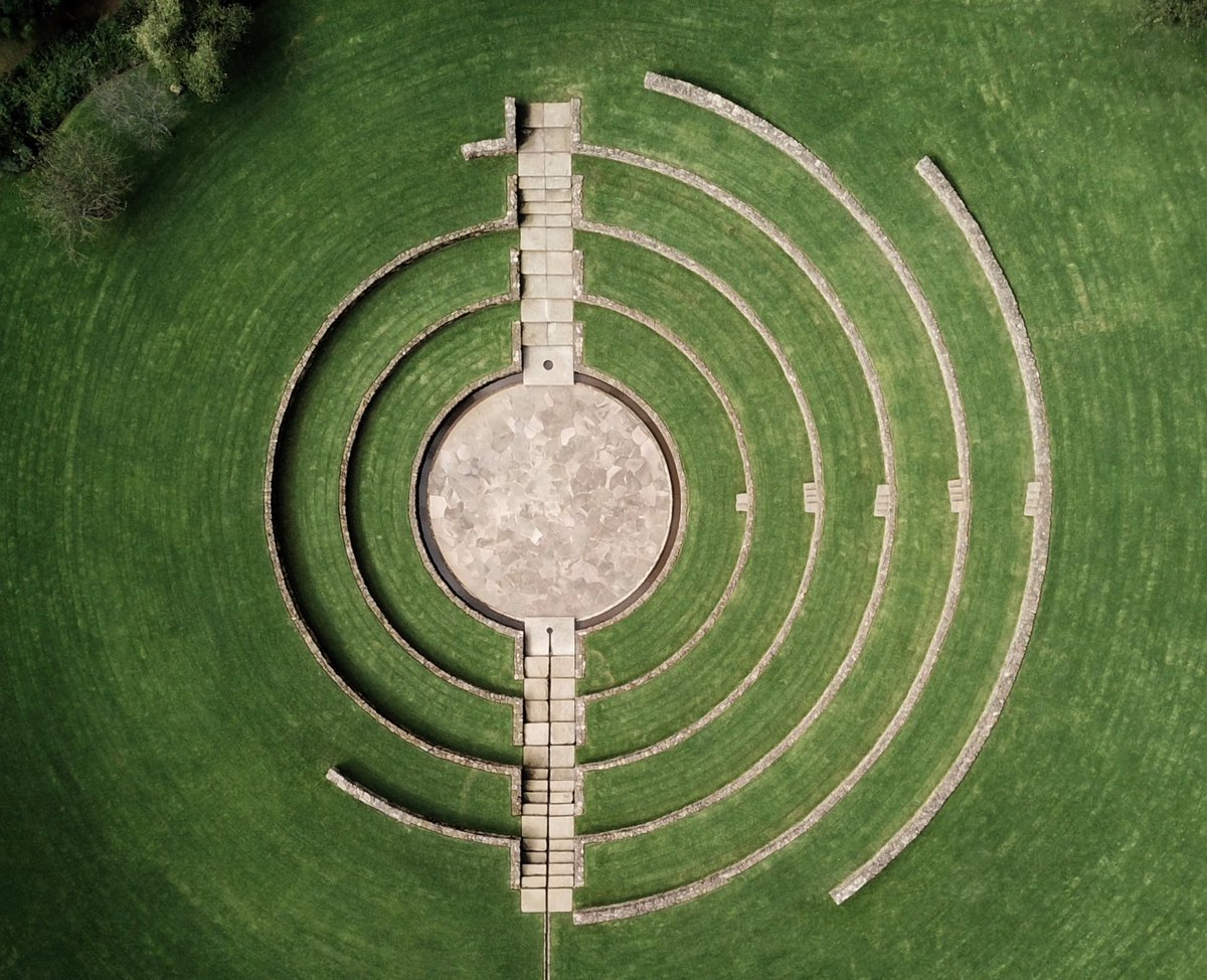 EstudioManuel's tweet photo. imágenes aéreas del proyecto emplazado en los vacíos del bosque en Valle  de Bravo México https://t.co/17lcoozXkb