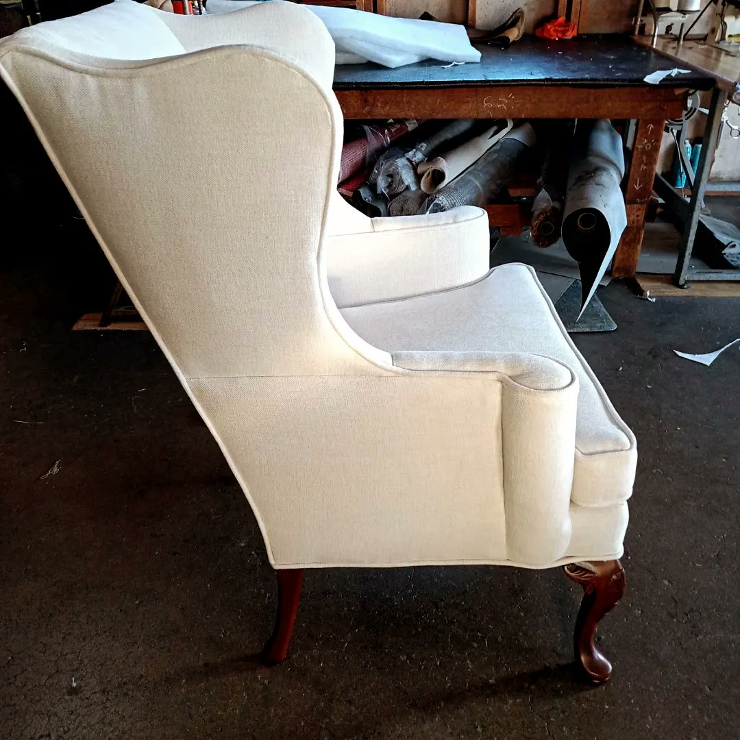 Reupholstered this wingback. Cleaned up nicely.
#andreupholstery
#andresuphilstery
#andrescustomupholstery
#upholsteryscottsdale
#reupholstery
#andrecustomupholstery