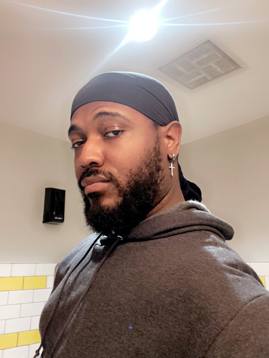 heronumerodos's tweet photo. Even when the sun don’t shine, but OOOOOH!!! Keep it movin.. Keep it movin ✨✨ #selfappreciationpost❤️ https://t.co/nC5w3sr8gn