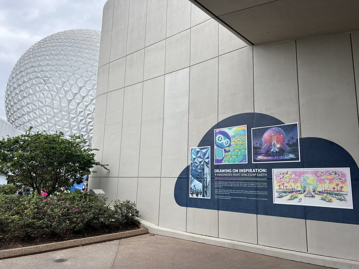 DiscMan2000's tweet image. Big fan of this Festival of the Arts decoration outside of Connections!