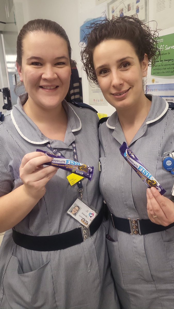 Chocolate fish for vicky and nertila from SDEC huge thank you for your support <a href="/NGHnhstrust/">Northampton General Hospital 💙</a> @NGHEDteam <a href="/JoSmithngh/">Jo Smith</a>