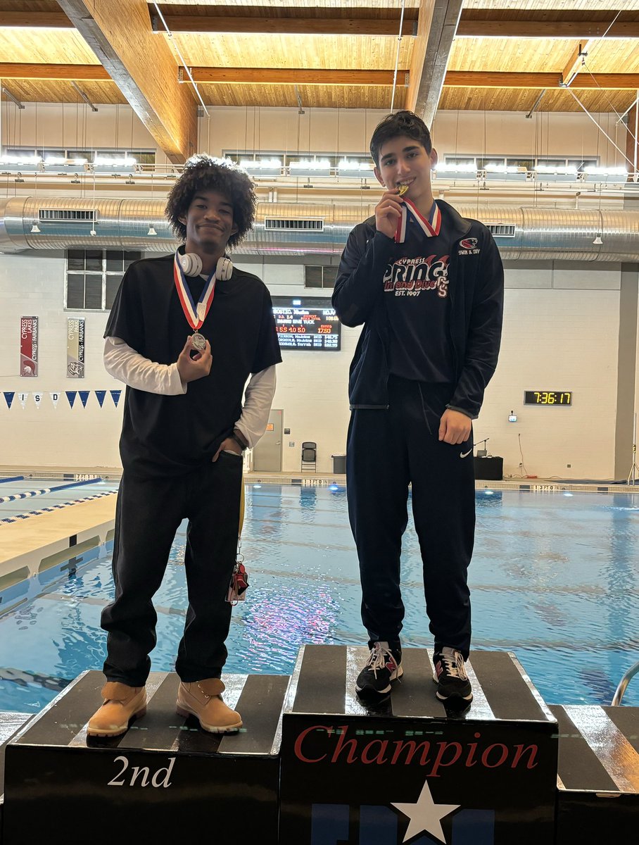 Congratulations to Subhan, from Cy Springs HS, and Xhailon, from Jersey Village HS at the Junior Varsity District 18-6A Championship. Both gentleman dove amazing!  Subhan placed 1st and Xhailon placed 2nd.