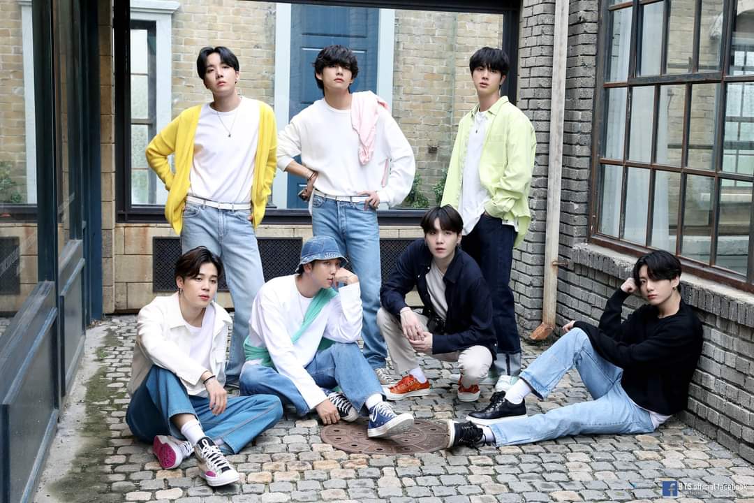 GreyArchiveBTS7's tweet photo. Daily OT7 chill swag
May my lovelies enjoy a fun Friday. We have been well-fed this week, w/ so much content & member posts
ARMY feels alive & excited again. I hope this energy & joy continues๐
Love seeing Army happy
Today is the start of #BTSRecomeback so pick ur team & stream https://t.co/GdpSFKkut7