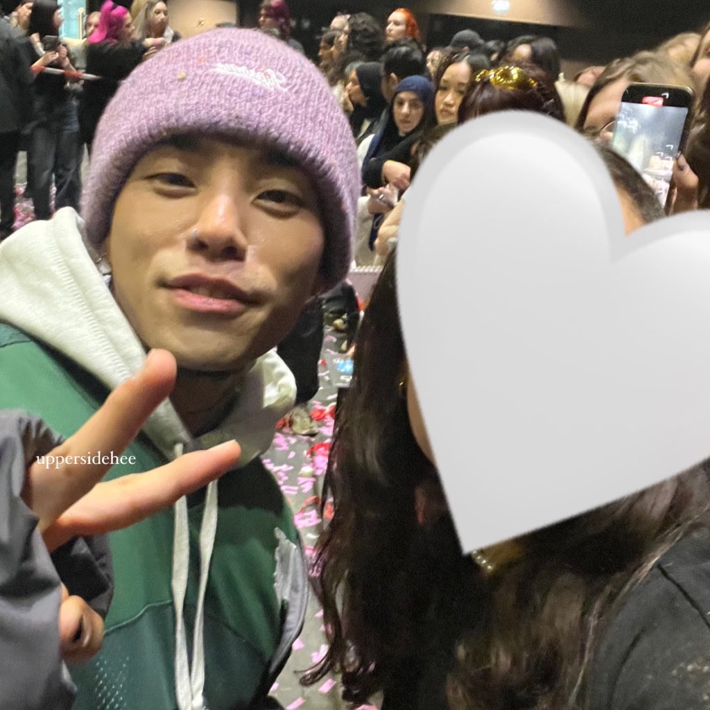 uppersidehee's tweet photo. Thank you Hanbin, Leo, Reddy and Hong for taking a photo with me <3 ily #KGalaxy2024 #KIMHANBIN #๋น์์ด #LEO #๋ฆฌ์ค #REDDY #๋ ๋ #HONG #JinEnt #JinEntConcerts #131LABEL #kpopineurope #withGalaxy #PoweredBySamsung #POW_GRID https://t.co/BlByYC3ik9
