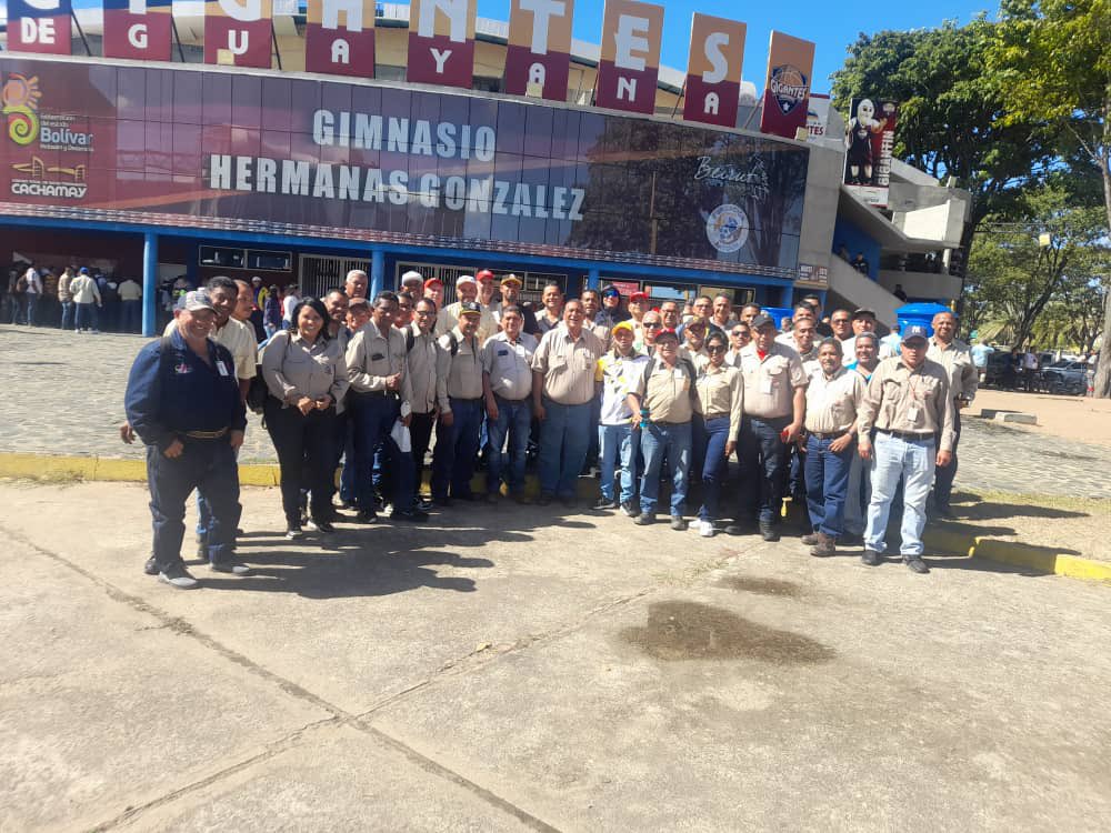 Ferrominera_CVG's tweet photo. Ferrominera unida, desde Ciudad Piar hasta Puerto Ordaz, asiste al Encuentro Nacional para la Consolidación de las Líneas Estratégicas, como impulso del nuevo modelo económico productivo de la Patria 
#Nadanosdetiene https://t.co/SxulCXKkmp