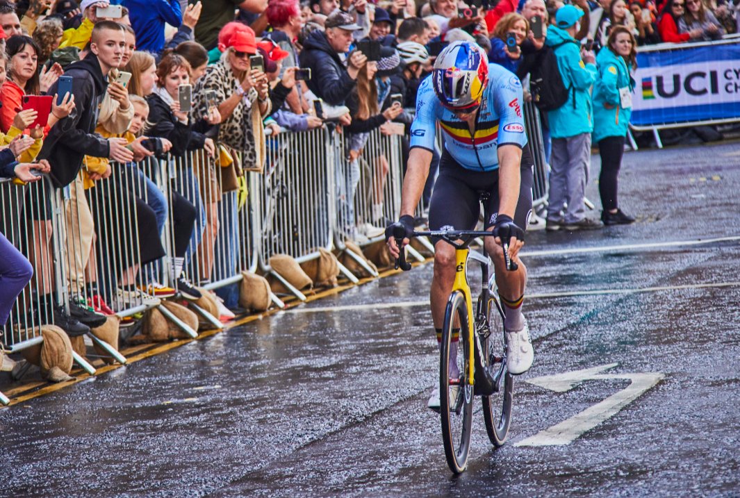 Saar De Reu | #watchthefemmes 🩷🚴🏼‍♀️ tweet media