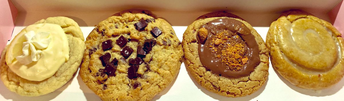 MitchandMarcy's tweet photo. @PanoPhotos So usually we share golden vistas and awe inspiring sunsets; But when we think 2023 faves- coming straight to our tummys, are these #Crumbl #cookie yummys!
🍪📸 #mitchandmarcyphotos

#PanoPhotos #ThemedWeek #Cookies #OaklandCounty #BloomfieldHills https://t.co/DMM8I2IQ08
