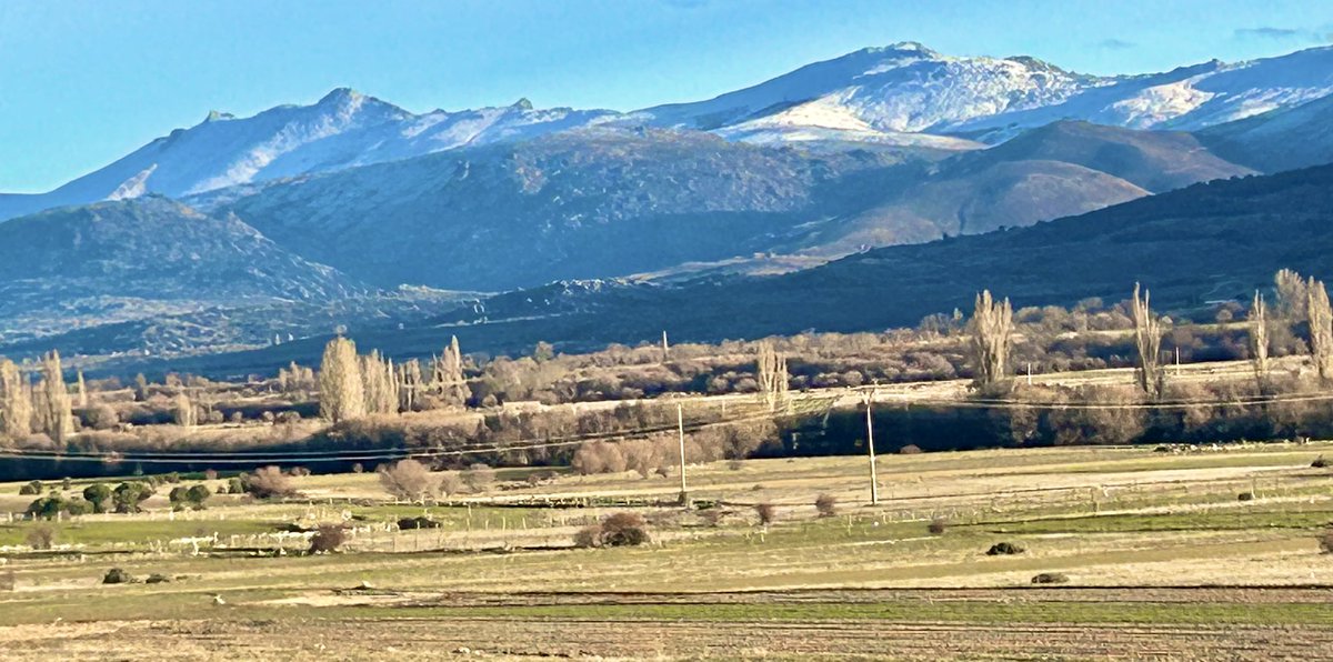 Con respeto y desde mi modesto puesto de médico rural en las montañas de Gredos, pido a las autoridades competentes un esfuerzo por mejorar no solo la Medicina Rural, sino también el Mundo Rural. Pues es deber ético defender a los más débiles, los  que habitan en el olvido.