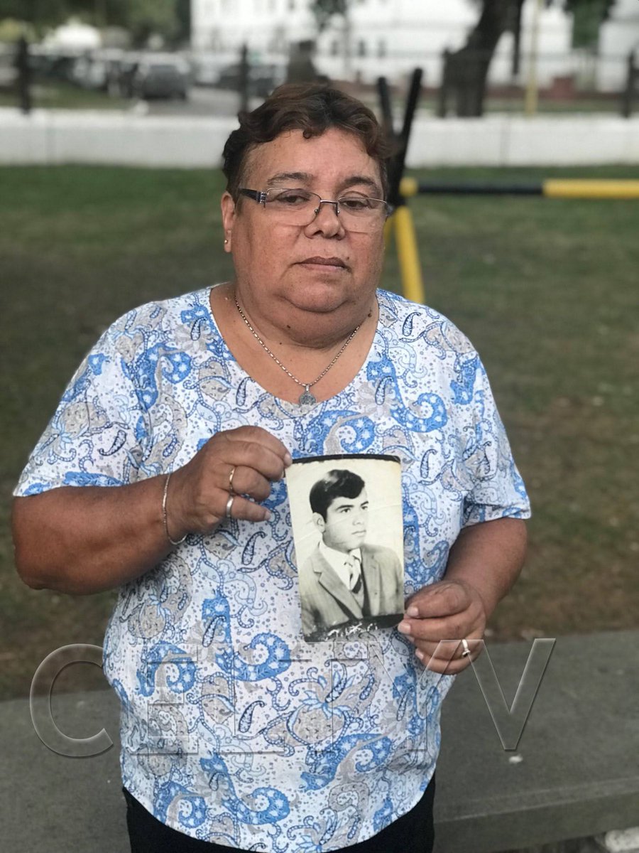 VickyVillarruel's tweet photo. Se cumplen 50 años del ataque terrorista del ERP al Regimiento de Azul en provincia de Bs As. Mientras Perón era presidente, atacaron una unidad militar, asesinaron al Jefe, su esposa y a un soldado y secuestraron a otro militar por 10 meses y luego lo asesinaron. Todo esto quedó impune. Y las víctimas del terrorismo ocultas. Asegurar la impunidad no construye un país serio y hoy vemos las consecuencias. La memoria es para todos. Mi abrazo a las víctimas. @celtyv