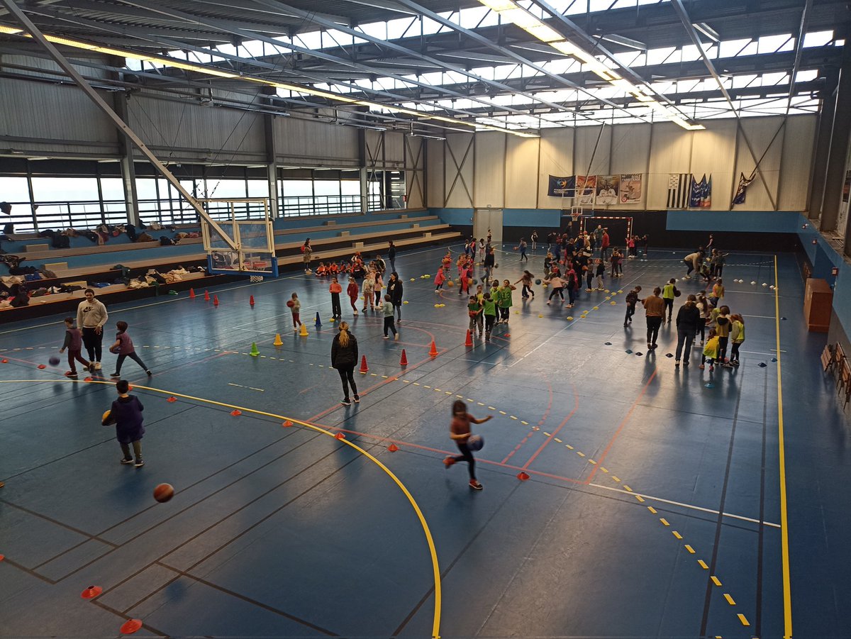 usep_56's tweet photo. Début des "Scolabasket", cette semaine à Pluvigner et à Quéven ! 💪🏀 https://t.co/wgiGLwhdRu