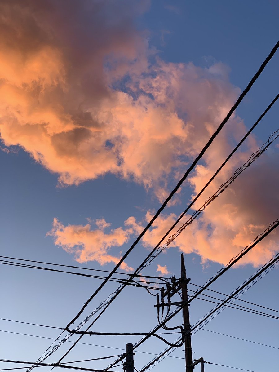 Clouds in Tokyo.☁️✨ #雲 #東京 #夕焼け #tokyo #japan #clouds #japanvibe