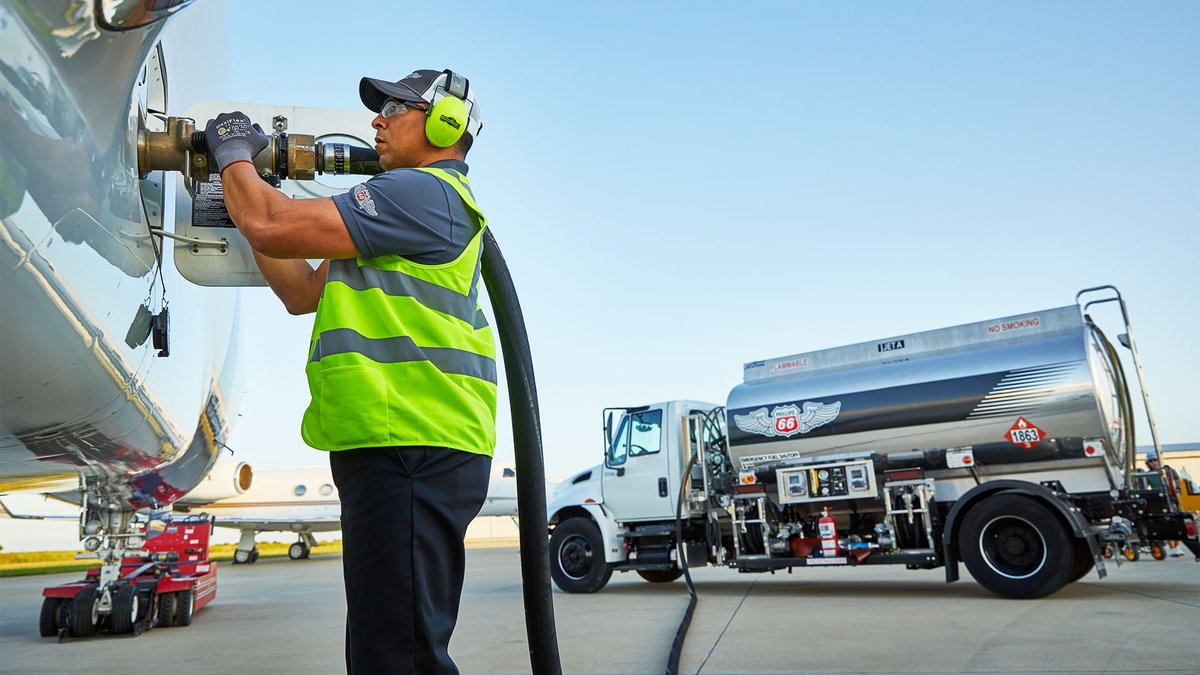 ✈️☁️From the runway to the sky, we got you.

Whether it's offering top-tier quality fuel, pilot training or fuel handler resources, we’re with you every mile flown.