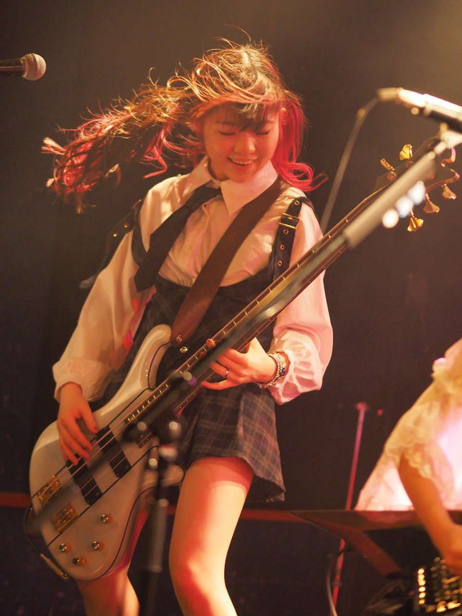 hannibal0506's tweet image. #見た人も誰か無言でカッコいい女性ベーシストをあげる

#Marsa