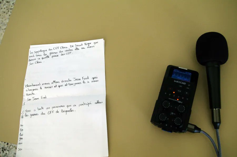 [Podcast] « La vie d’un centre éducatif fermé » Ecoutez l'enquête réalisée par des jeunes qui ont rarement la parole, derrière la porte du CEF de Brignoles. Un projet de #podcast mené avec <a href="/Urban_Prod/">Urban Prod</a> et <a href="/alice_krf/">Memento Podcast 🕰</a> au montage.
mediavivant.fr/educ-pop/la-vi… #EMI