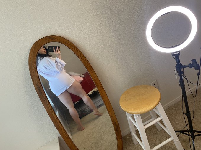 💋 I would much prefer to coat his expensive work shirt with my oil &amp; juices over wearing a bikini! It&rsquo;s<a href="/tag/brandimae"class="tags"><span>#brandimae</span></a><a href="/tag/notvegan"class="tags"><span>#notvegan</span></a><a href="/tag/musclemilf"class="tags"><span>#musclemilf</span></a>