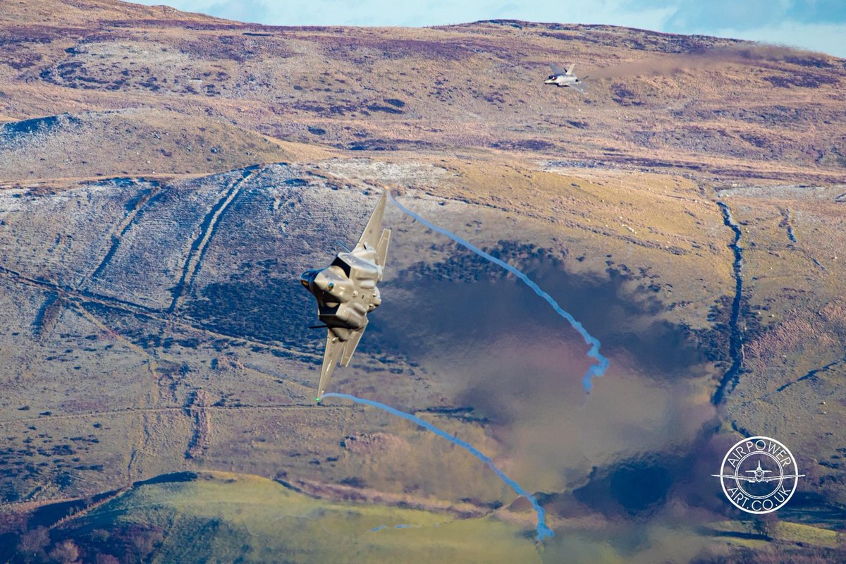 #F35s running in <a href="/RAFLakenheath1/">RAF Lakenheath</a> finest in the Valleys #LFA7 #machloop #usaf <a href="/usairforce/">U.S. Air Force</a> #AVGeek