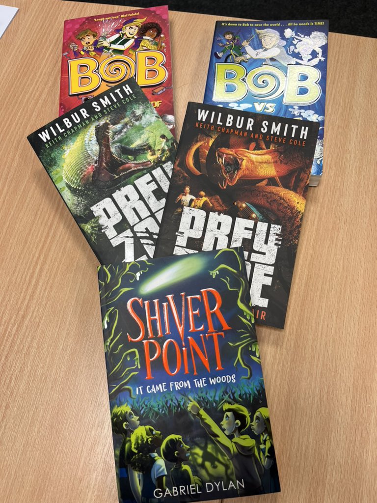 Thank you to <a href="/TJGriffiths/">Tom G 📕</a> <a href="/bonnierbooks_uk/">Bonnier Books UK</a>  and <a href="/TinaShewring1/">Tina Shewring</a> for the kind donations of books for our library. 😊