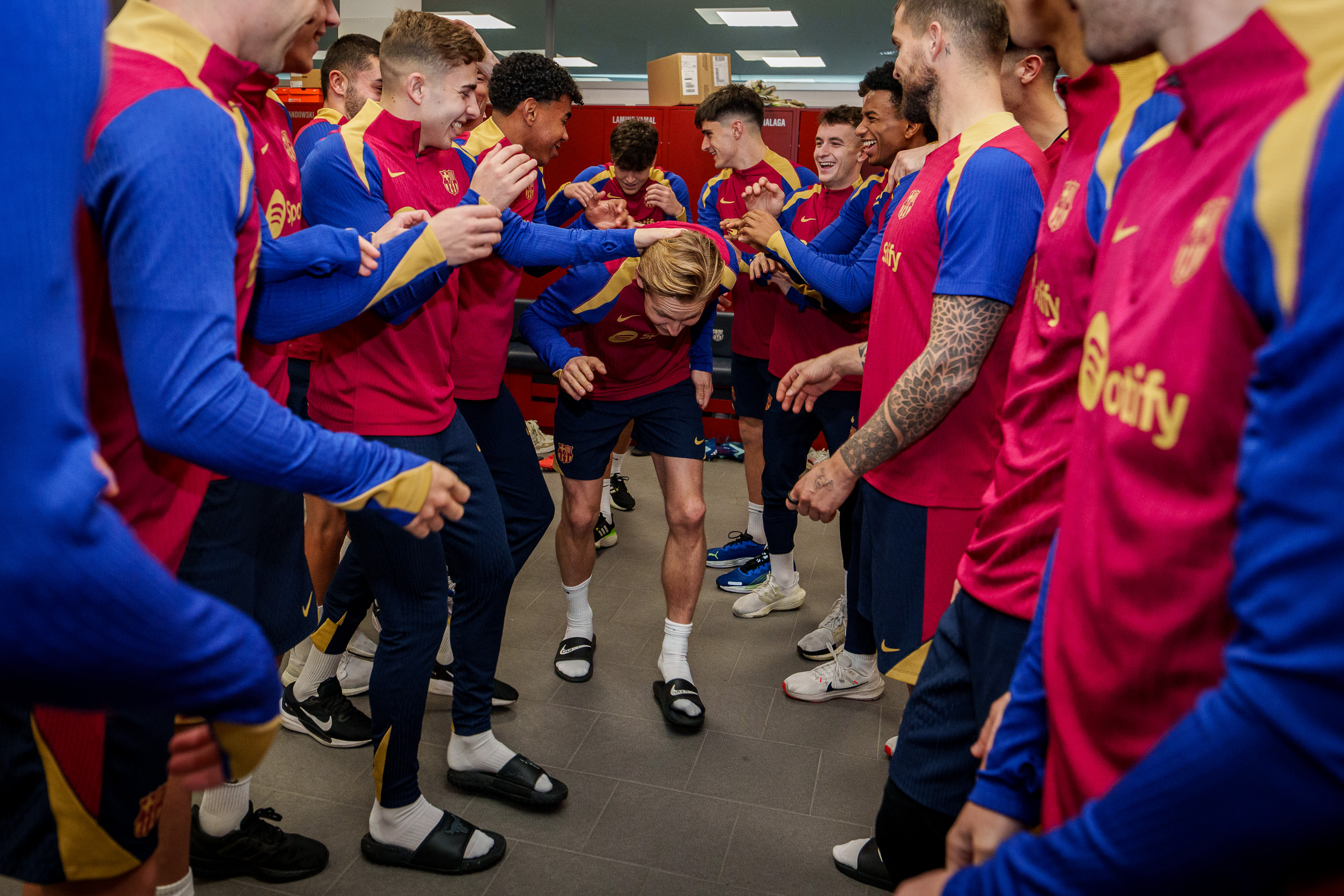 La Masía está sirviendo de apoyo a Xavi ante la plaga de lesiones en el primer equipo. Fuente: FC Barcelona.