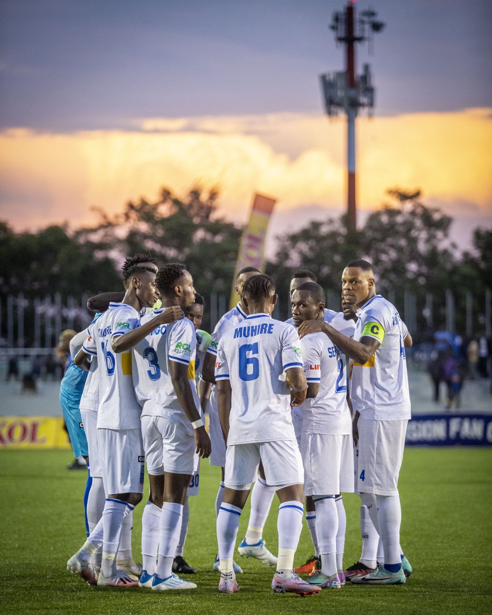 rayon_sports's tweet photo. #PNL #RAYGO #FridayParty 

Ikirere cya Kigali kirirwanye umucyo gitegereje intsinzi ya #Gikundiro 

Let’s Go🔥 https://t.co/imj68CTMQ5