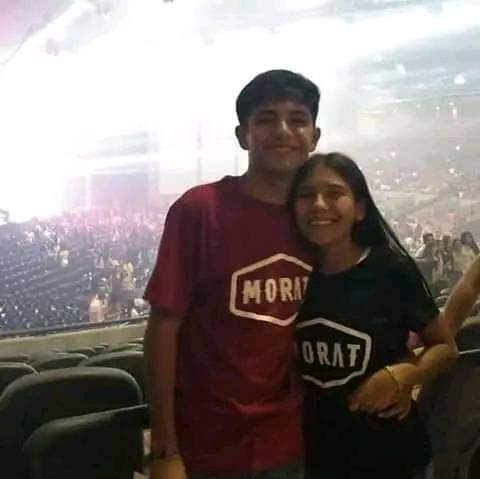 lasgafasdevilla's tweet photo. Algún día tu y yo en un concierto de Morat https://t.co/NxE41Malza